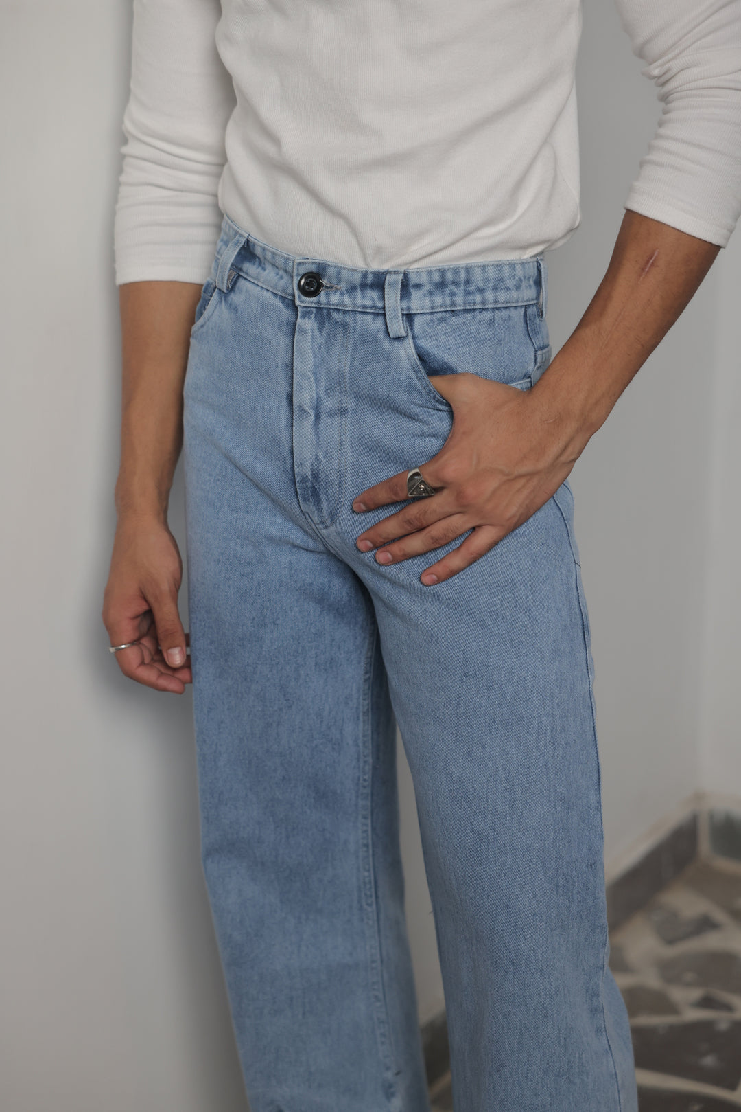 Rogue Edge Two-Tone Loose Jeans